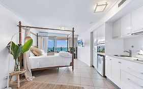Three A Airlie Seaviews, Pool, Private Spa